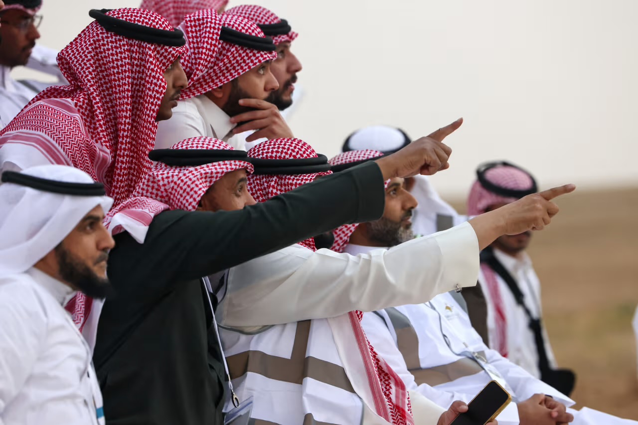 السعودية ومصر تعلنان ثبوت هلال ذي الحجة
