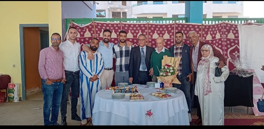 “اقليم النواصر… تكريم السيد منير صالح في حفل تقاعده من إدارة مدرسة إدريس لحريزي”