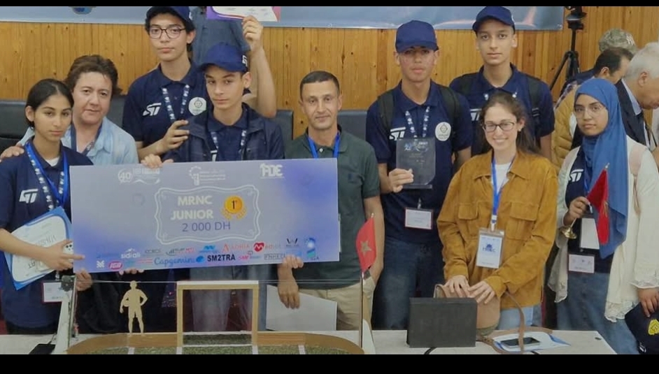 فريق الروبوتيك بثانوية ابن منظور يفوز بالمرتبة الأولى في المسابقة الوطنية للروبوتات المغربية 2025