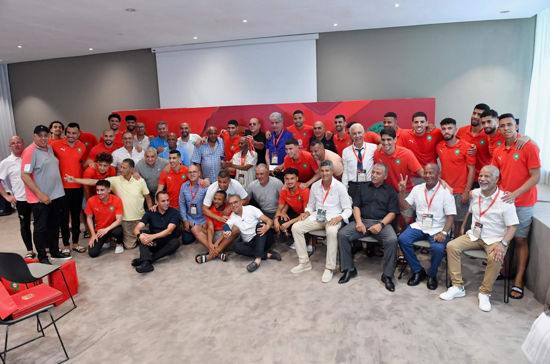 الجامعة الملكية المغربية لكرة القدم تكرم لاعبي المنتخب الوطني السابقين في حفل رسمي بفاس