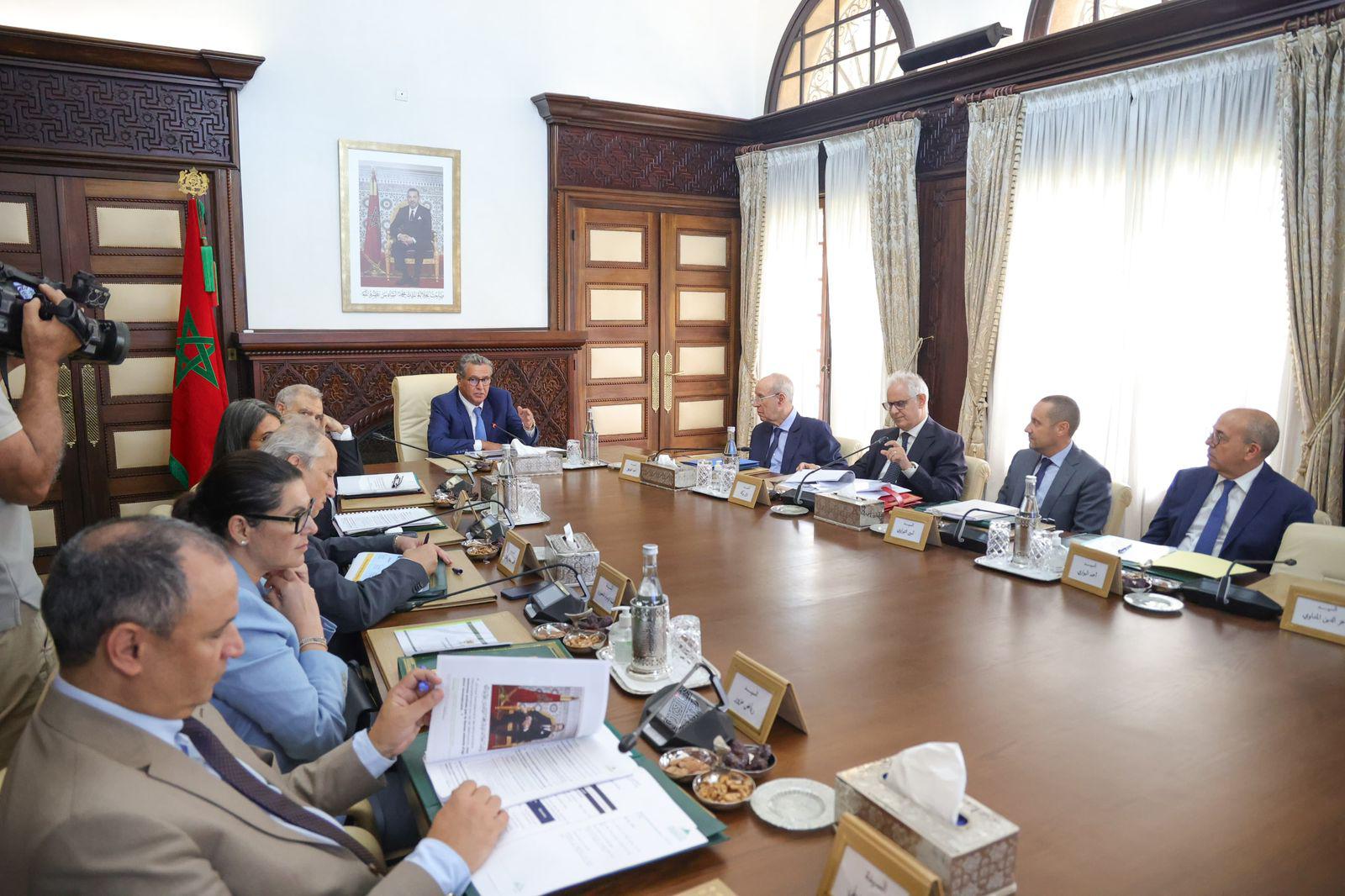 مجلس الحكومة يتداول مشاريع مراسيم ويصادق على تعيينات جديدة