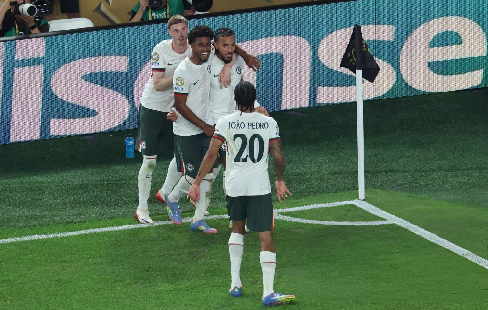 تشيلسي ينجو من فخ بالميراس ويضرب موعدا ناريا مع فلومينينسي في نصف النهائي